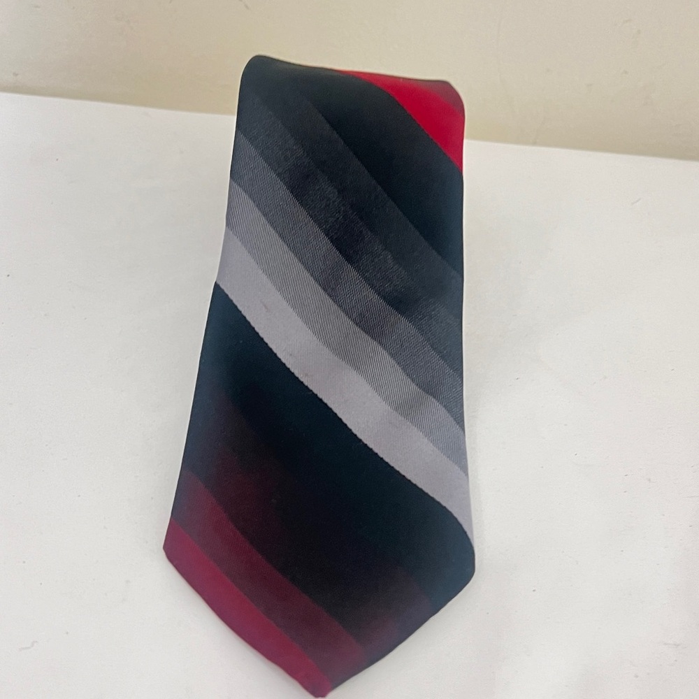 Authentic Leatherback Satins Wembley Classic Red/Black/Gray graphic Silk Tie Men
